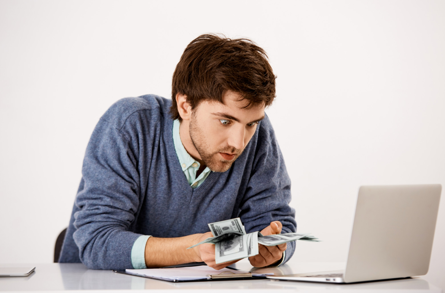 Why Most People Overpay When Shopping Online – And How You Can Avoid It